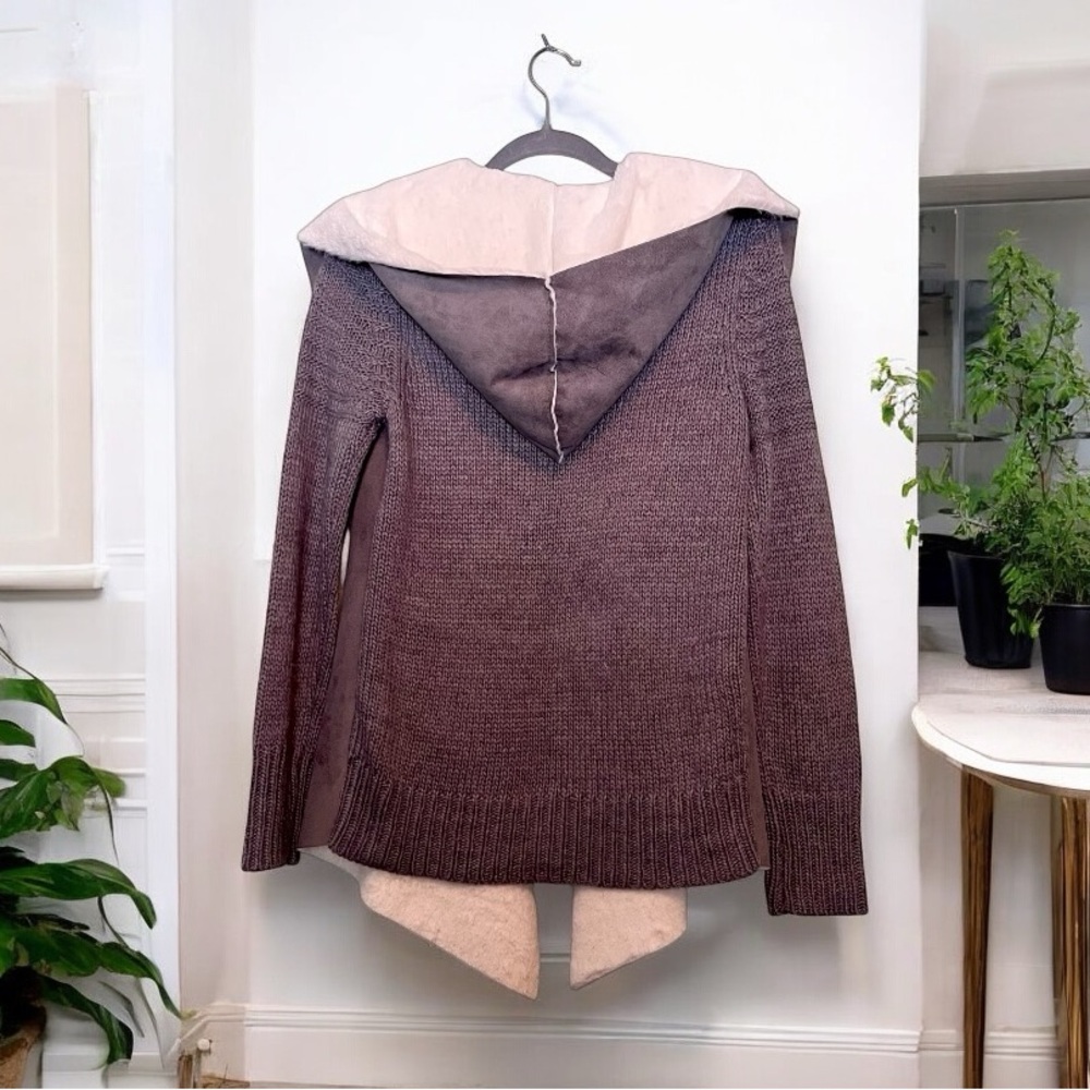Mia & Tess Sweater. Hooded. Faux Fur/Suede. Grey &White. Open Cardigan. - Picture 2 of 7